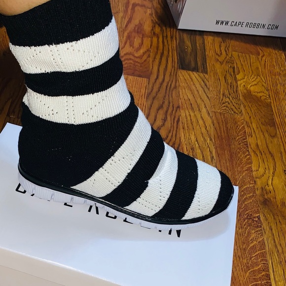 cape robbin sneakers women's